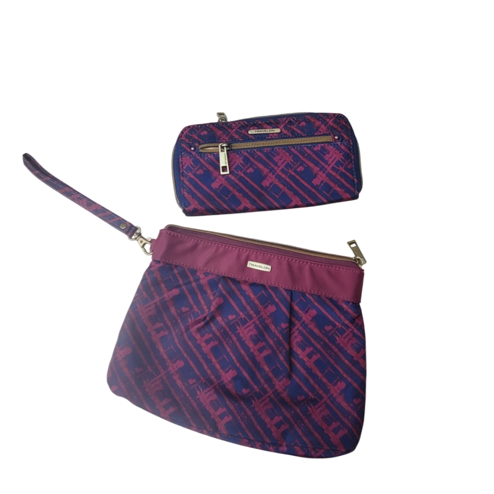 Travelon wristlet and wallet Set
